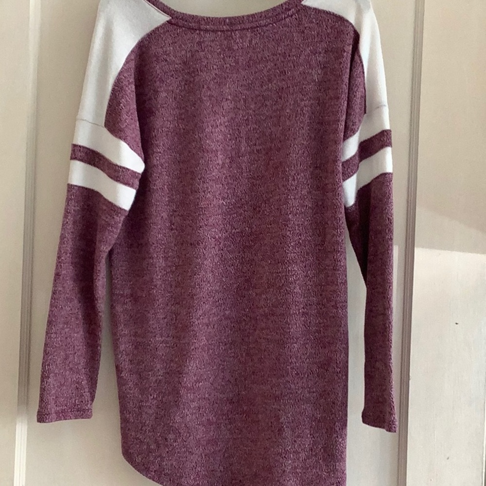 Purple and white scoop necked long sleeved shirt